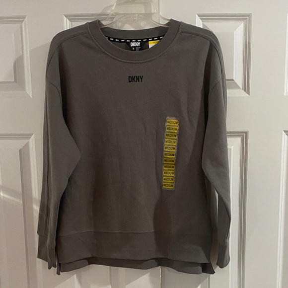🆕 DKNY Fleece Sweatshirt SUPER COMFORTABLE Size M NEW with tags Charcoal Gray - Picture 1 of 5
